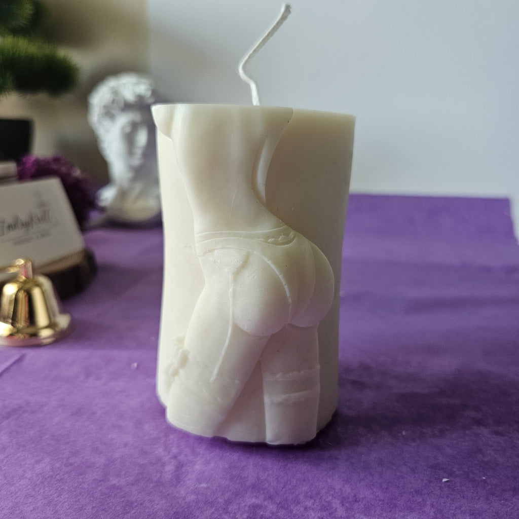 Sensuālā elegance – Sievietes silueta sojas svece