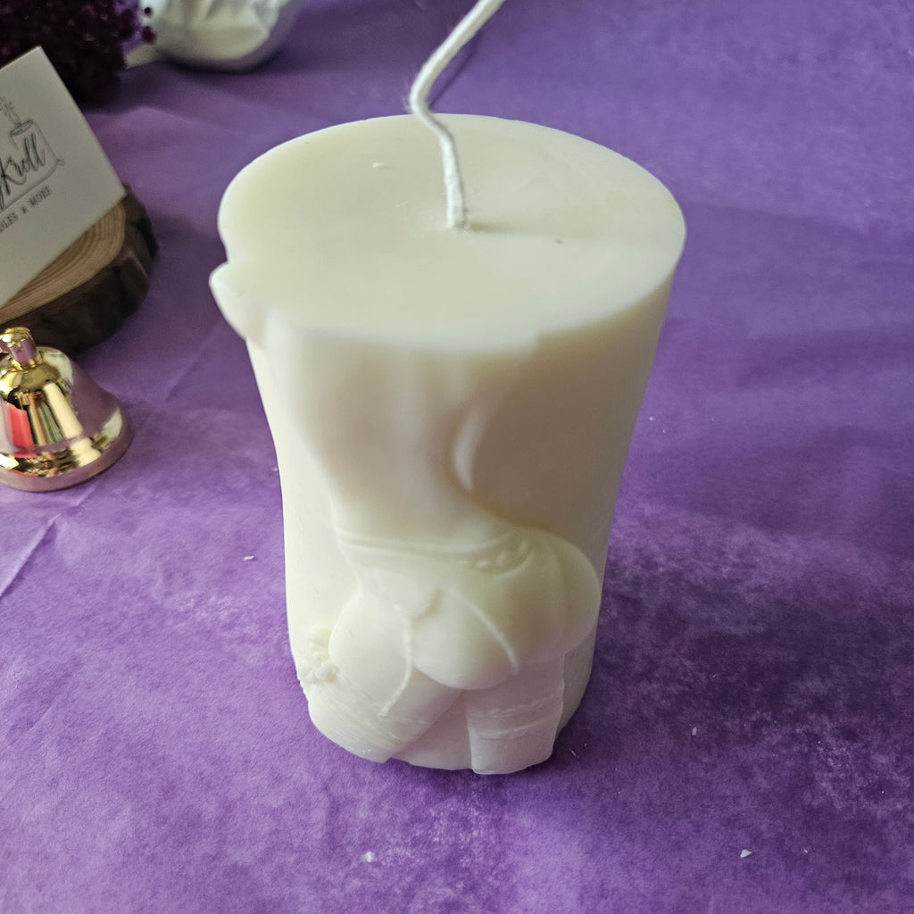 Sensuālā elegance – Sievietes silueta sojas svece