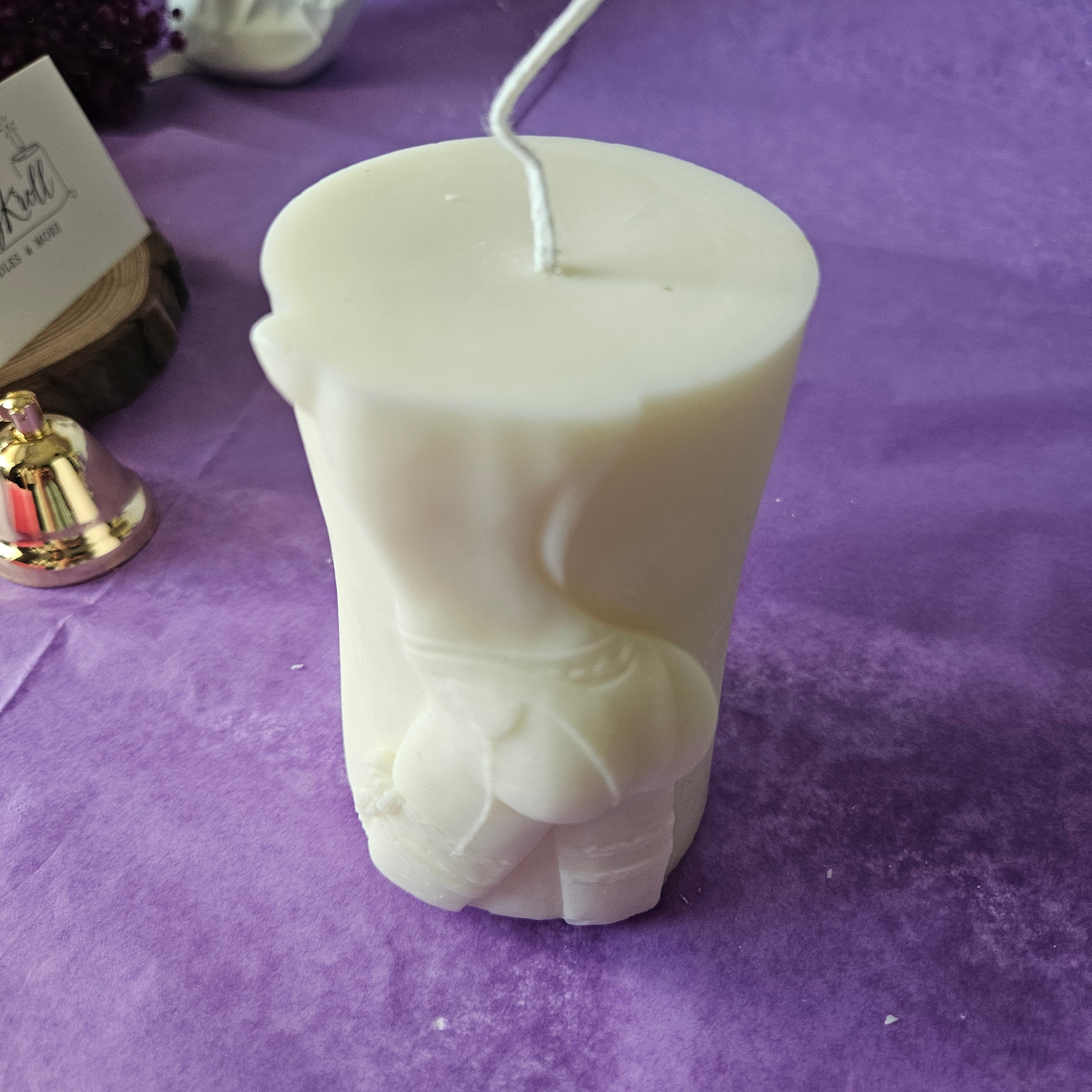 Sensuālā elegance – Sievietes silueta sojas svece