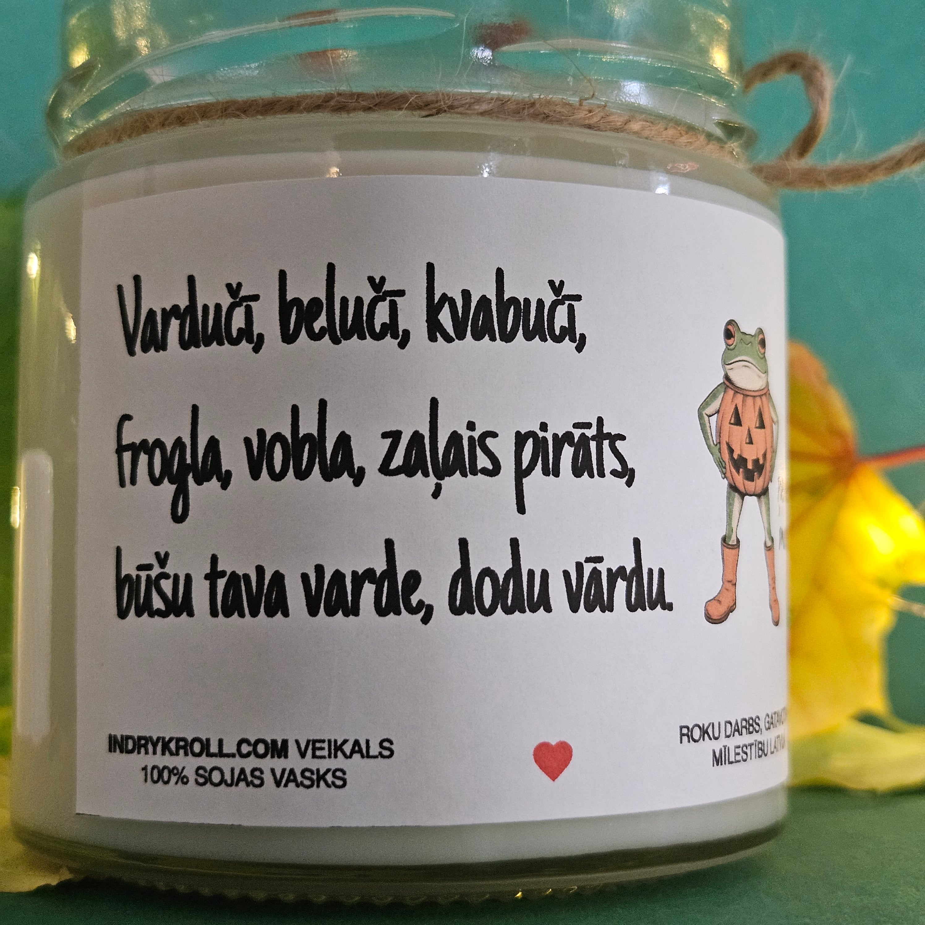 Prikols ar vardi, Helovīni, Sojas vaska svece - Eko produkts