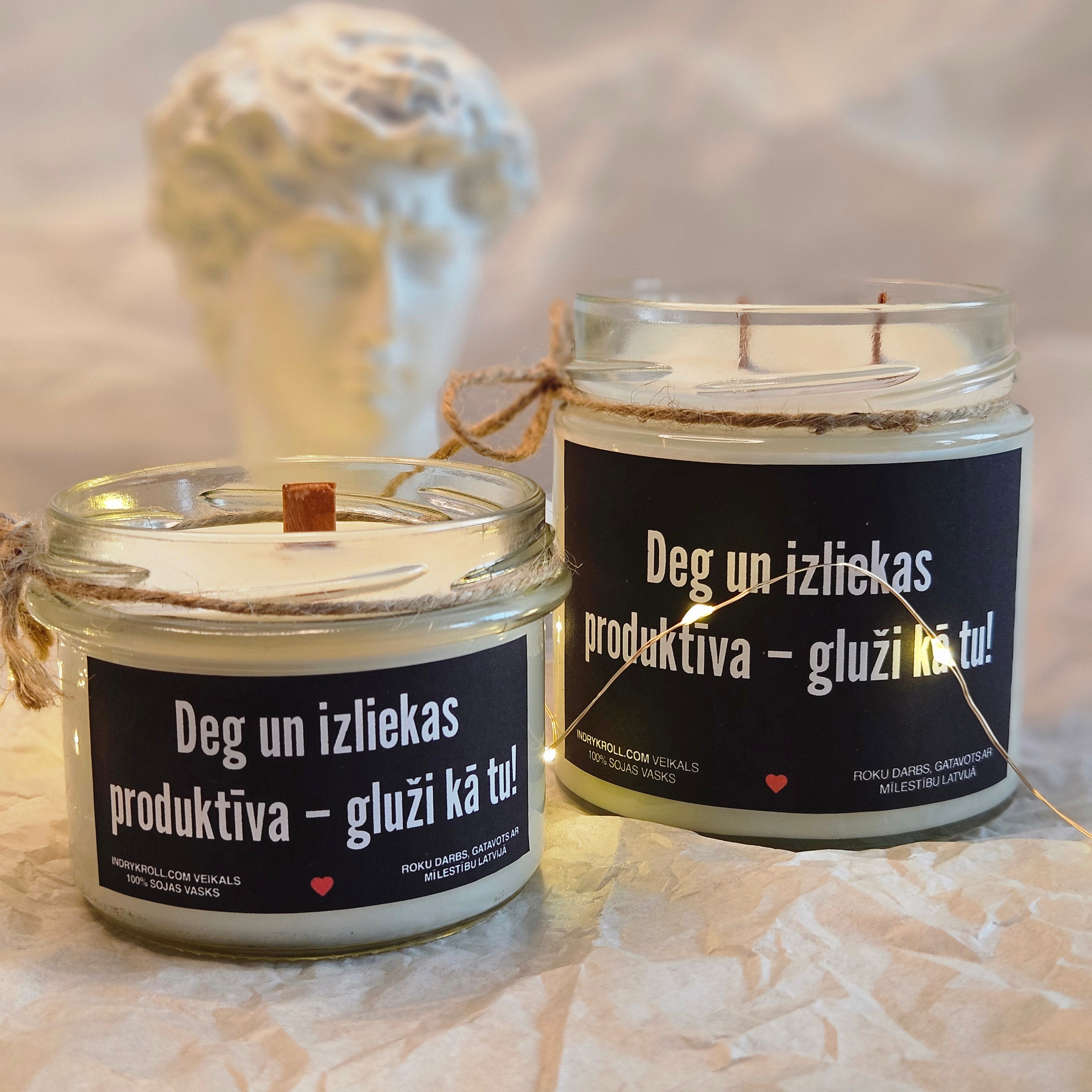 Deg un izliekas produktīva – gluži kā tu! | Sojas svece ar koka dakti