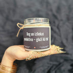 Deg un izliekas produktīva – gluži kā tu! | Sojas svece ar koka dakti