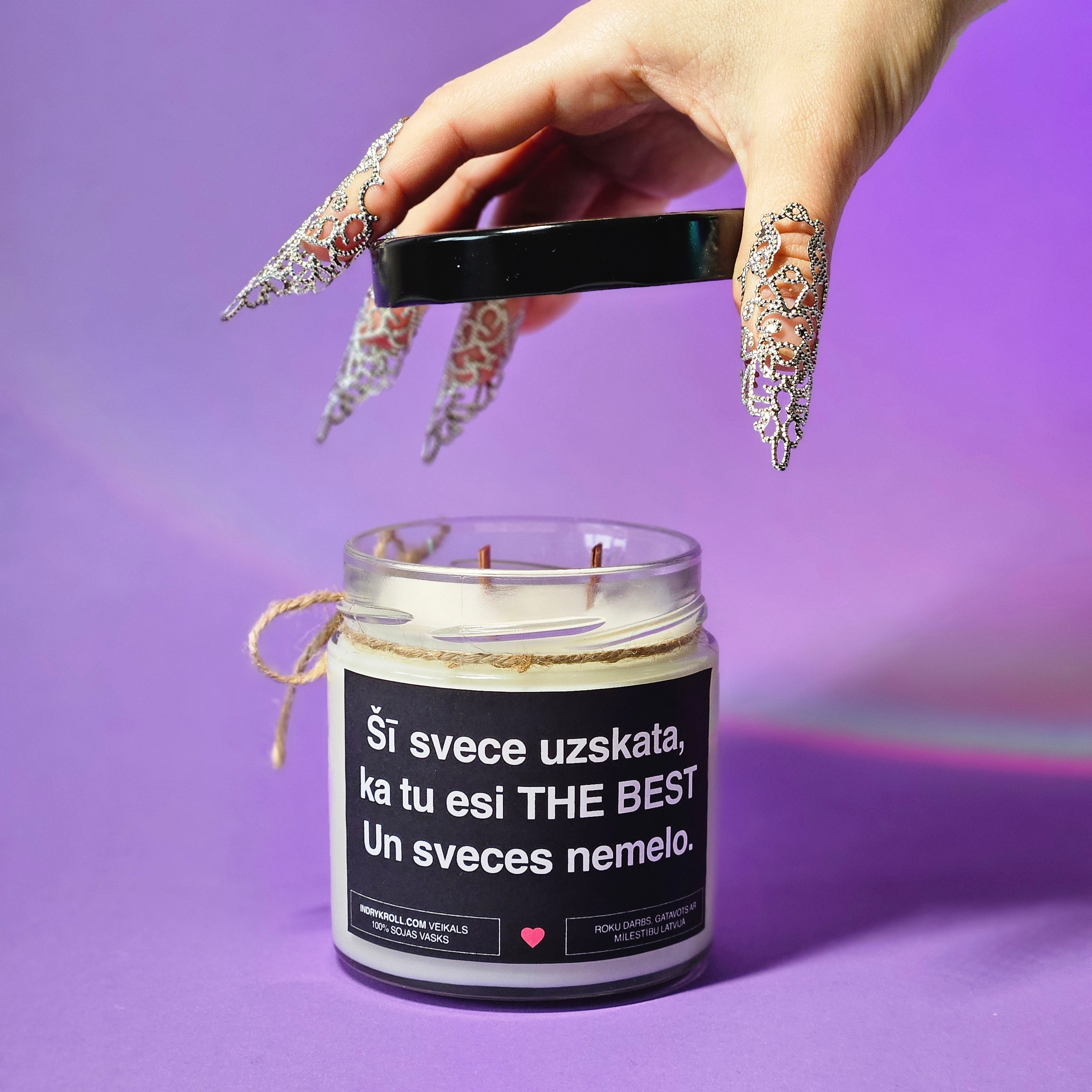 Šī svece uzskata, ka tu esi THE BEST. Un sveces nemelo. | Sojas svece ar koka dakti