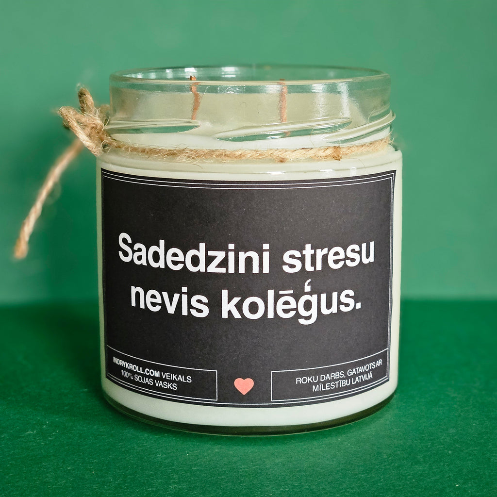 Iededz mani, kamēr vēl nav nodokļu sezona | Sojas svece ar koka dakti