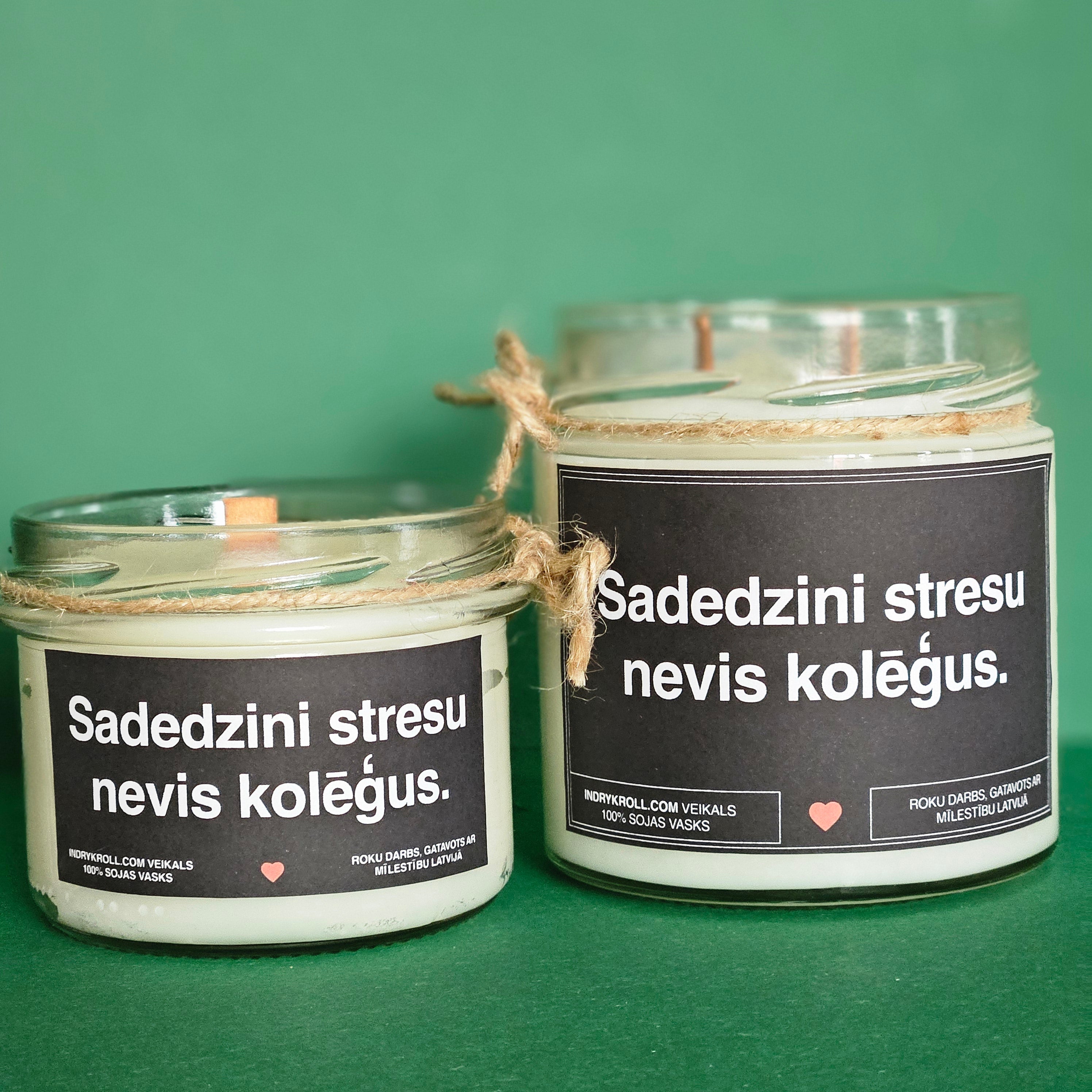 Iededz mani, kamēr vēl nav nodokļu sezona | Sojas svece ar koka dakti