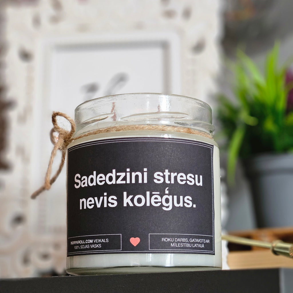Iededz mani, kamēr vēl nav nodokļu sezona | Sojas svece ar koka dakti
