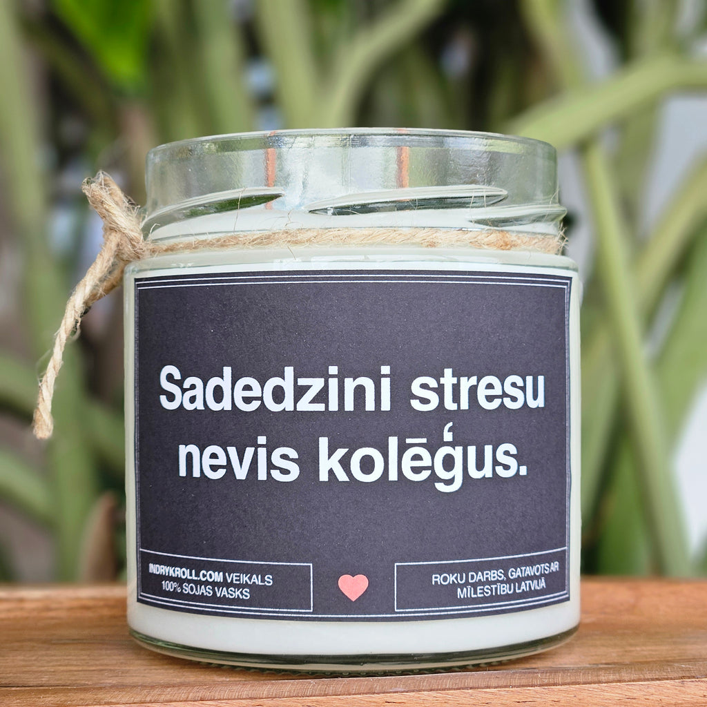 Iededz mani, kamēr vēl nav nodokļu sezona | Sojas svece ar koka dakti