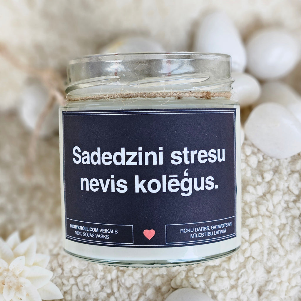 Iededz mani, kamēr vēl nav nodokļu sezona | Sojas svece ar koka dakti